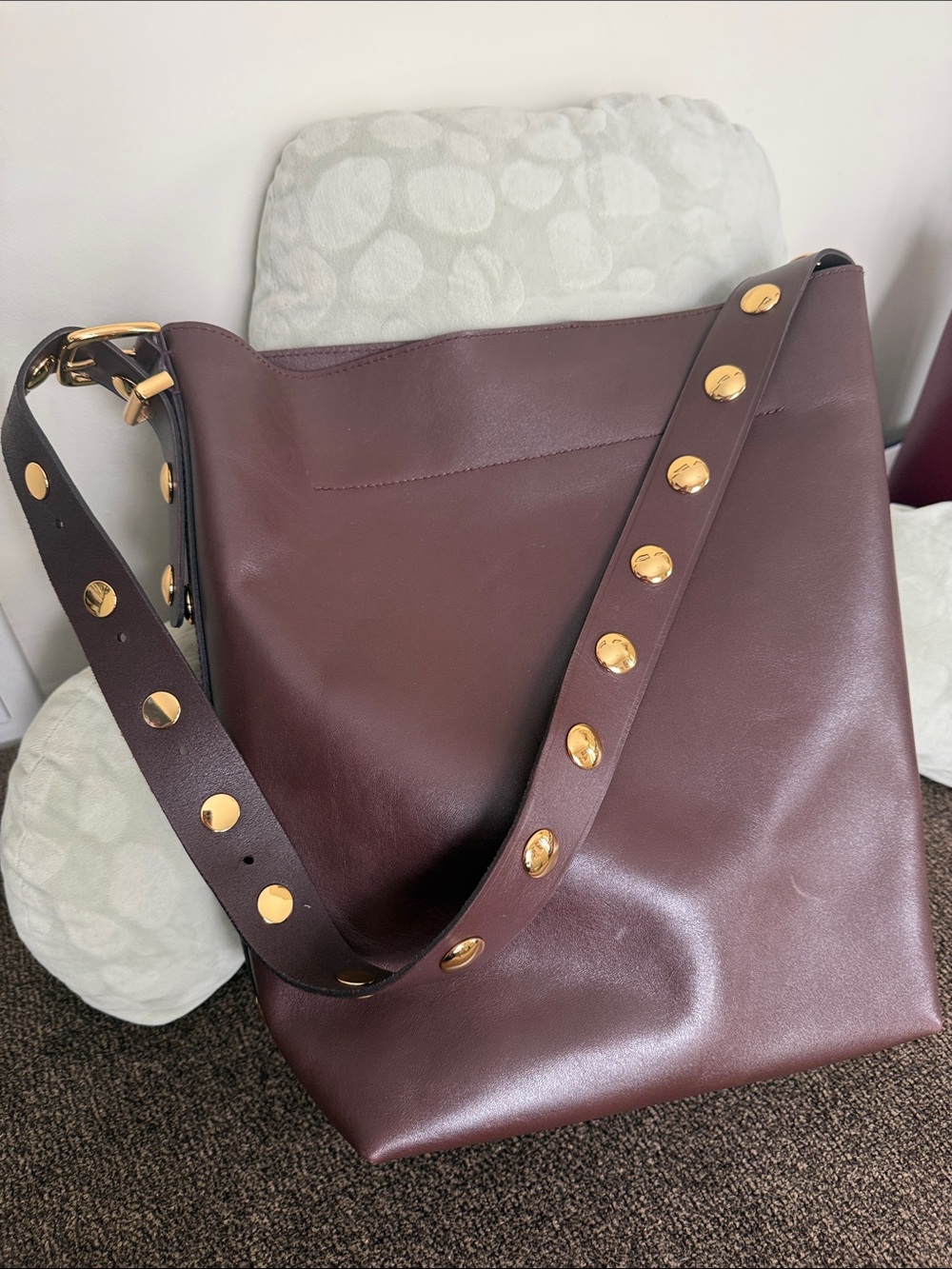 Madewell Bucket Tote in Maple, leather with rivets, EUC!